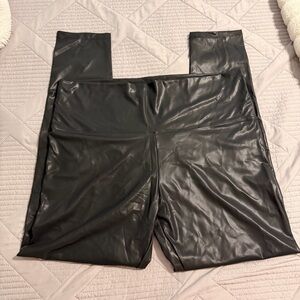 NWOT Women’s Boutique Plus Size Faux Leather Stretch Leggings 2XL/3XL